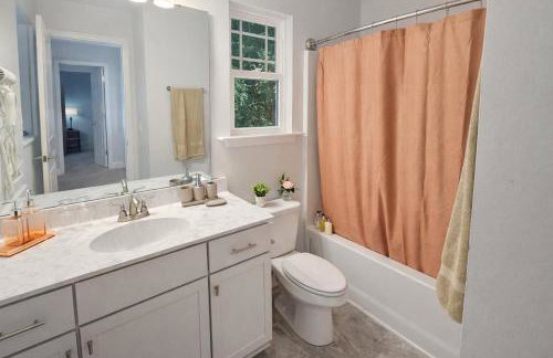 Clayton 6-Beds Family Home Near Raleigh Sleeps 12 - Foto 17