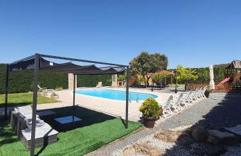 La Triqueta Casa Rural con Piscina y Barbacoa, ideal para familias y grupos - Foto 2