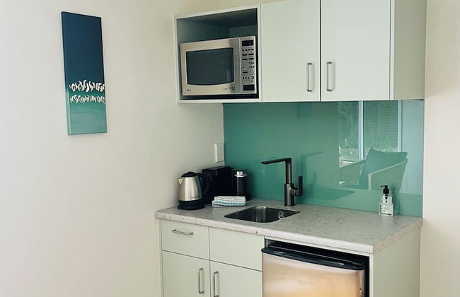 Watermark Studio Apartments - Photo 7