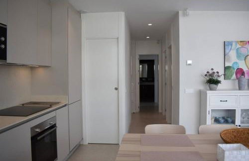 Luxury complex beachfront apartment, infinity pool, sauna, gym and large terrace - Foto 19