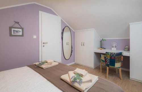 Zlatin Dvor - apartments for 3, terrace, Trogir center, beach at 5-min, BIKE friendly - Foto 42