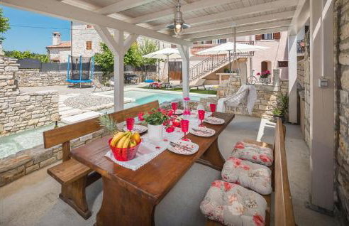 Cozy Home In Peresiji - Foto 4