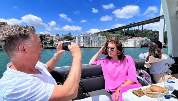 Crucero por el Bósforo en yate - Foto 2, Disfrutando de la travesía