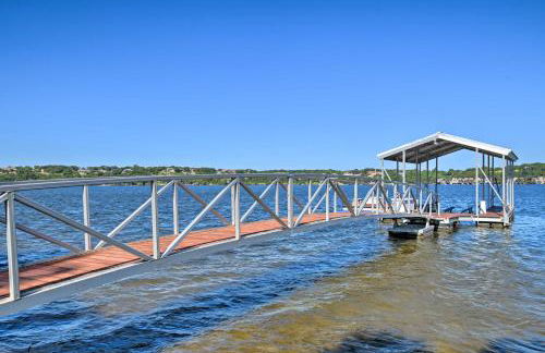 Spacious Granbury Home with Lakefront Outdoor Oasis! - Foto 42