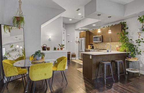 Spacious Denver Home with Private Rooftop Spa - Photo 23