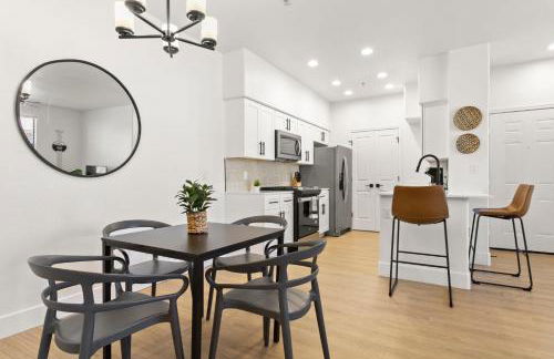 CozySuites Glendale by the stadium with pool 13 - Foto 12