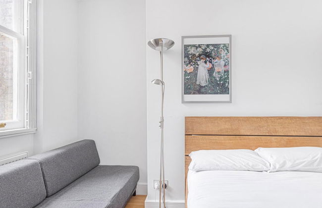 Contemporary Flat in the Centre of Fitzrovia - Photo 8