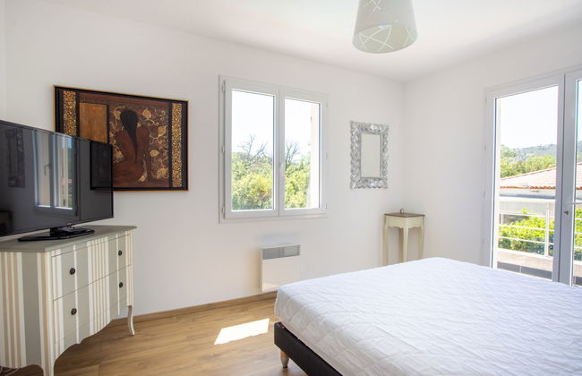 4 bedroom House in Bormes-les-Mimosas with private pool and garden - Photo 20