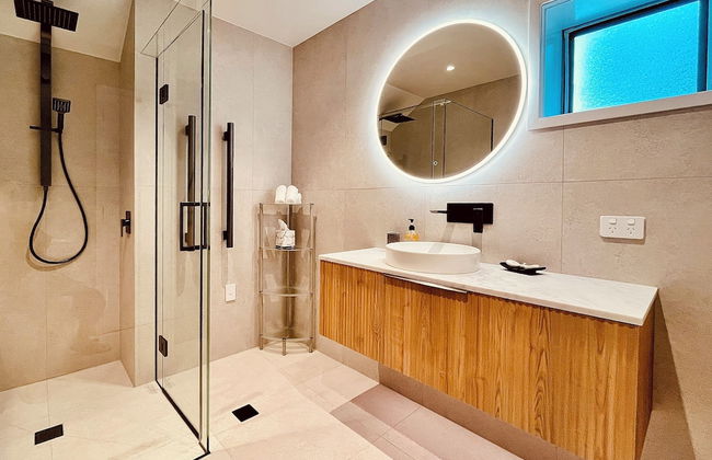 Watermark Studio Apartments - Photo 21