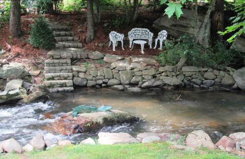 Airstream at a Petting Zoo w/ Hot Tub - Foto 17