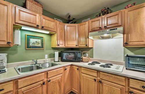 Guntersville Lake Home with Deck and Covered Boat Slip - Foto 8