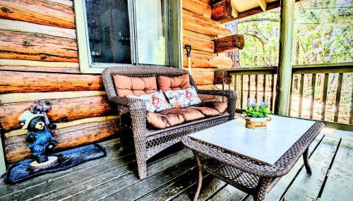 Charming Log Cabin in Tall Pines w Large Deck - Foto 3
