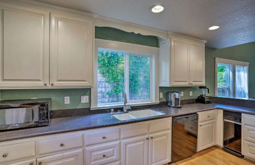 Spacious Downtown Chico Home about Half Mile to CSU! - Foto 8