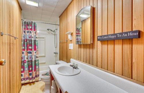 Inlet Lakefront Home Private Dock and Beach Access! - Foto 13