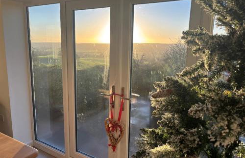 Stunning 3 Bedroom Cottage near Historic York - Photo 16