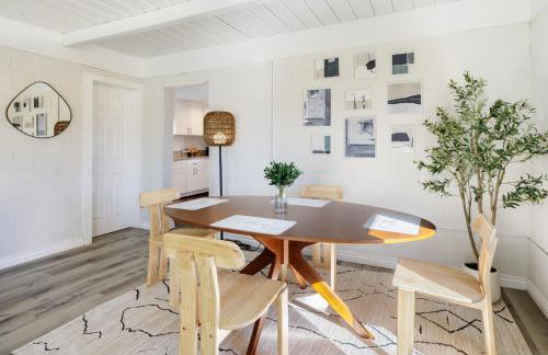 Mid-Century Magic with Mountain Views - Photo 20