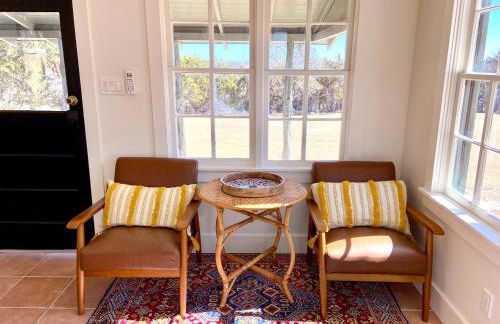 Efficiency-Style Cabin with Spa Lovely for a Couples Escape in Hunt, Texas - Foto 25