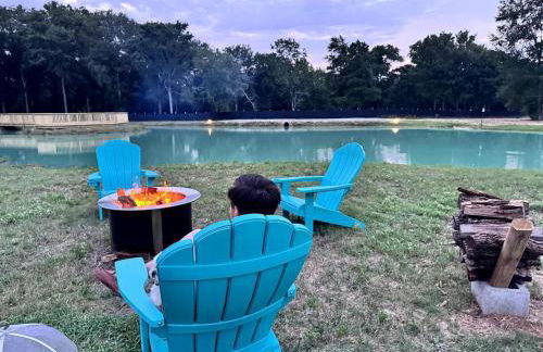 Tranquil Tiny Home Resort with Heated Pool & Goats near Houston, Hempstead Texas - Foto 56