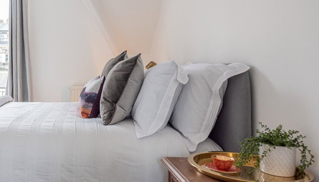 Perfectly Located 4 Storey Townhouse With 2 Parking Spaces In Central Harrogate - Foto 2, Habitación