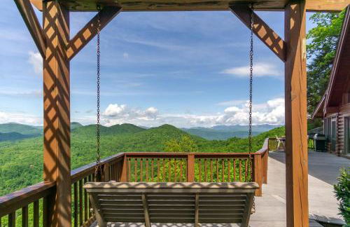 A Celestial Chalet Pets, Hot Tub & Mountain View - Photo 9