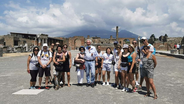 Excursión a Pompeya y Sorrento - Foto 2, Foto de grupo en Pompeya