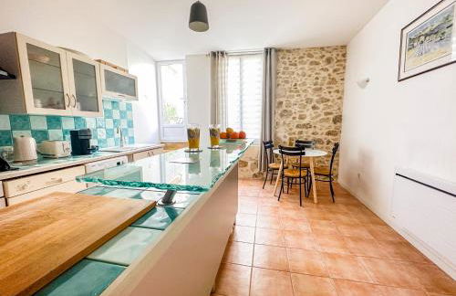 Cozy - Centre Historique - Gare à proximité - Grande Terrasse - Photo 3