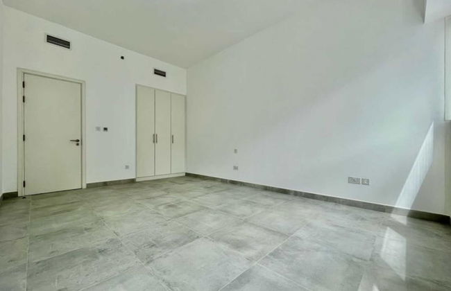 Cozy 1 BHK Apartment in Palette Tower in Tourist Club Area - Photo 3