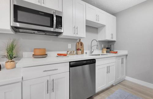 Cute Delightfully Remodeled Spacious Condo condo - Foto 18