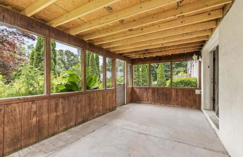 Joyful 5-Bedroom Home - Foto 47