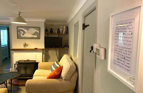 Holly Tree Cottage - 3 bedrooms and large garden with optional glamping double outside - Foto 6