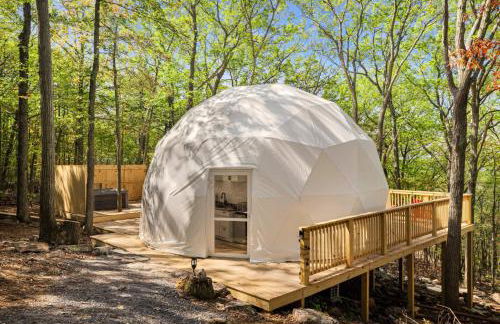 Luxe 2 Bed Dome w Hot Tub Deck Fire Pit & Bath - Foto 45