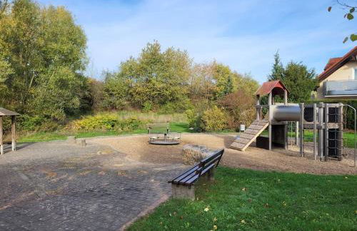 Schöne Wohnung mit eigenem Eingang und Parkplatz - Photo 4