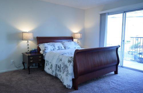 Peaceful Family Friendly 2BR 2BA Entire Apt Unit in Belmont Hill - Foto 30