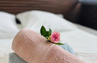 Studio romantique avec jacuzzi privé - aperçu mer - terrasse - parking gratuit - Photo 6