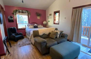 Studio-Alaska's Point of View-Private-intown - Photo 13