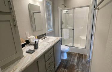 Charming Tiny Home! Close to Oxford, Sardis Lake, Safari Animal Zoo - Foto 4