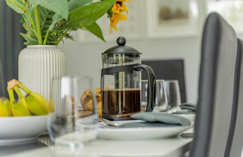 Jodi's Bungalow - Garden and Parking - Foto 10