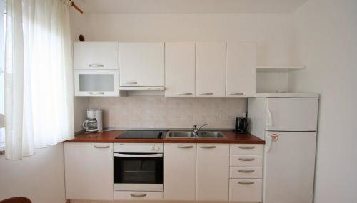 Apartment Bilic with balcony - Foto 3