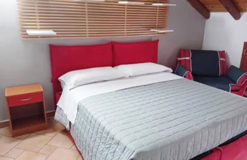 Casa Happy - La mansarda del sorriso con parcheggio privato a Valcorrente - Foto 11