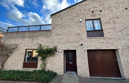 2 Bedroom Riverside Property with Roof Terrace - Foto 18