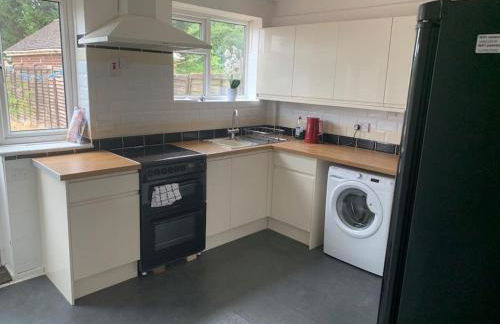 St Ives, King Bed Cosy home, parking, fast Wi Fi - Foto 8