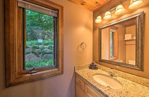 Sebago Lake Gem on Private Cove with Boat Dock! - Foto 15