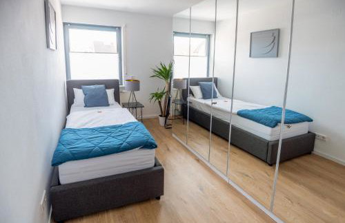 CASA8070 - Exklusive große Maisonette-Wohnung 91 qm für Familien, Gruppen, Geschäftsreisende, inklusive Parkplatz, WLAN, Kaffee und Tee, voll ausgestattet für 1 bis 9 Personen, zentrumsnah an der Autobahn A9 Ingolstadt-Süd - Photo 13