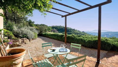 GuestHost - Casale dei Tramonti - Nature's Haven Apartments in Renovated Farmhouse with Pool - Foto 2, Garden, Garden view