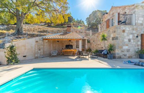 Villa Ani! Traditional and luxurious 4-bedroom villa with heated pool and sea views - Foto 6