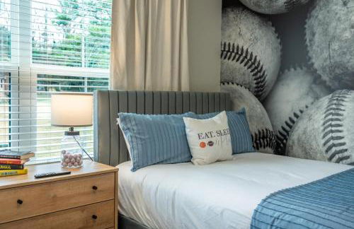 Modern Emerson retreat close to LakePoint Sports - Photo 33