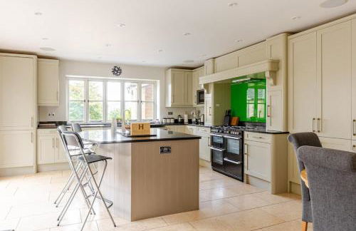 Spacious farmhouse with stunning valley views - Foto 32