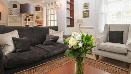 Dolphin House - Photo 5