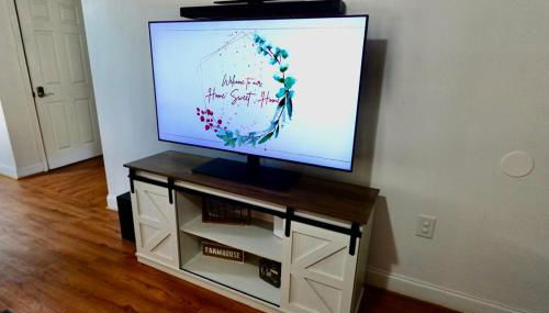 White Picket Fence - EV Charger! - Foto 5