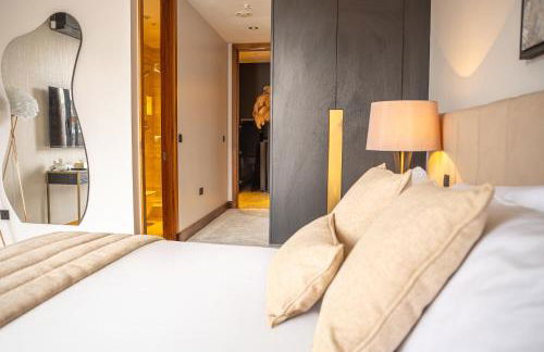 SAINT PAUL - Unrivalled 3BR Penthouse Apartment with Hot Tub Leeds - Foto 20